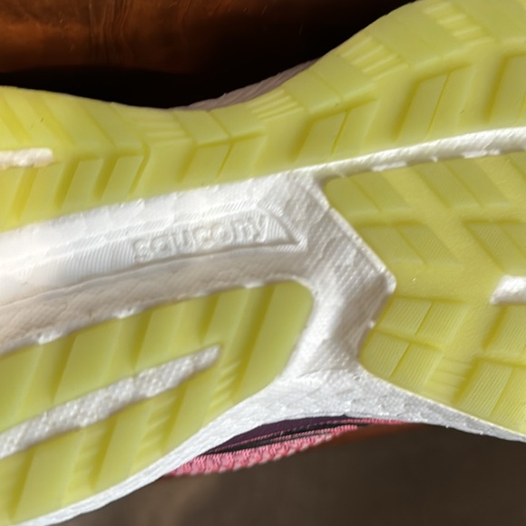 Saycony JackRabbitt Triumph 18 Women’s Size 11 Sneakers - Picture 6 of 7